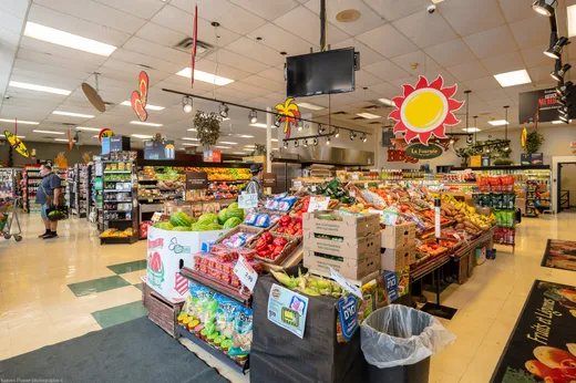 Propriété commerciale à vendre - 2535 Rue Jean-Talon E., Montréal (Villeray), H2A 1T6