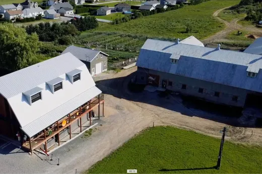 Propriété commerciale à vendre - 710 Rue St-Édouard, Saint-Urbain, G0A4K0