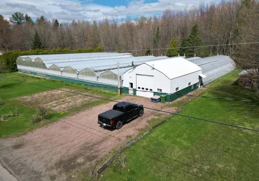 Propriété commerciale à vendre - 1015A Rue du Souvenir, Lachute, J0V 1X0