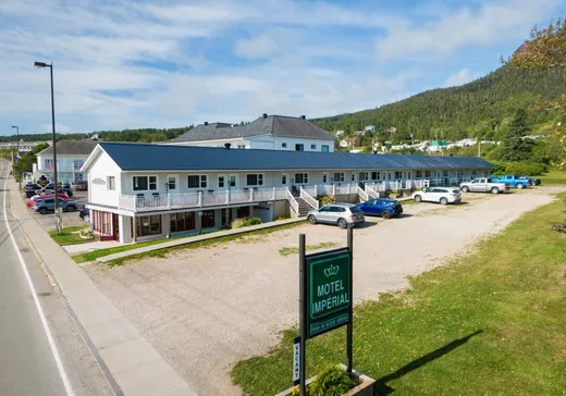 Propriété commerciale à vendre - 208 Route 132 O., Percé, G0C 2L0