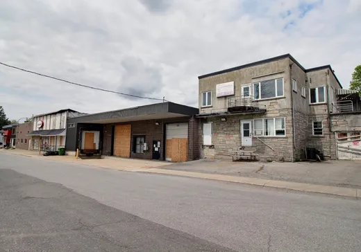 Propriété commerciale à vendre - 1026 - 1046 Rue MacDonald, Acton Vale, J0H1A0