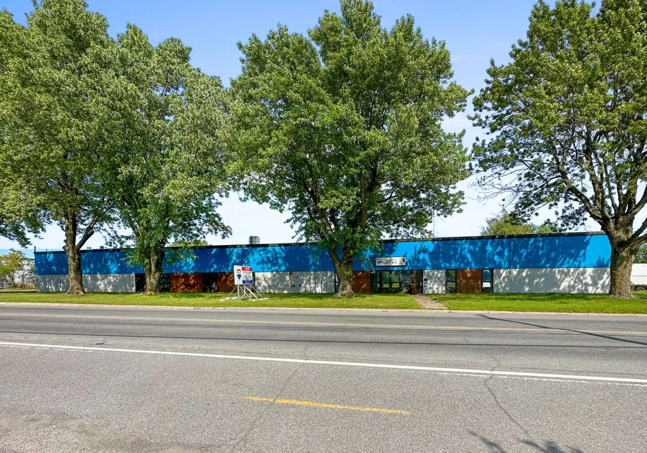 Bâtiment Industriel à vendre - 595 - 605 Rue Simonds S., Granby, J2J 1C1