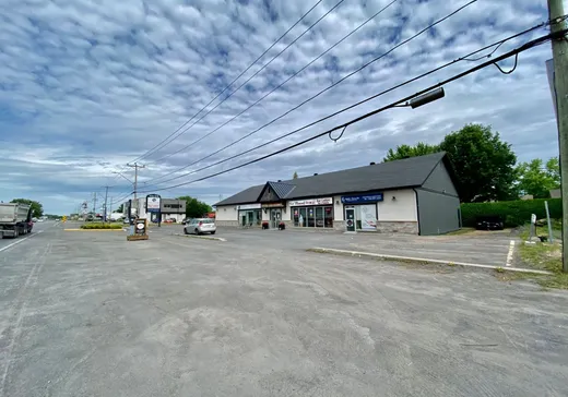 Propriété commerciale à vendre - 1066 - 1070A Route 112, Saint-Césaire, J0L 1T0