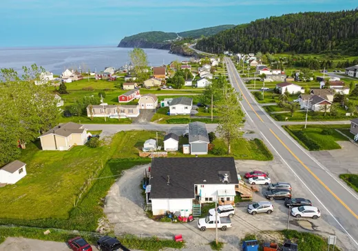 Propriété commerciale à vendre - 161 - 163 Boul. Renard E., Gaspé, G4X 5K9