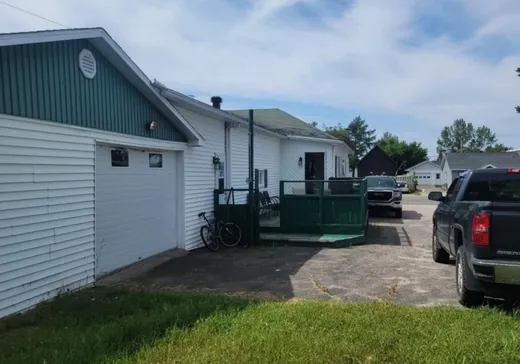 Propriété commerciale à vendre - 333 - 338 Av. Gamache, Sept-Îles, G4R 1R9