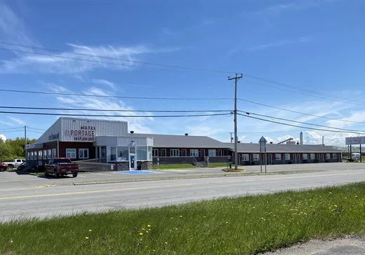 Propriété commerciale à vendre - 1681 Av. du Phare O., Matane, G4W3M7