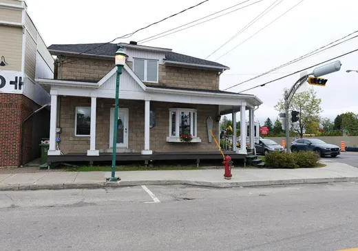 Propriété commerciale à vendre - 471 Boul. Albiny-Paquette, Mont-Laurier, J9L1K8