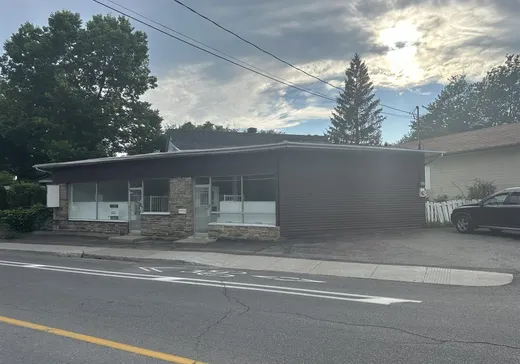 Propriété commerciale à vendre - 2875 Boul. Ste-Rose, Laval (Laval-Ouest), H7R 1T4