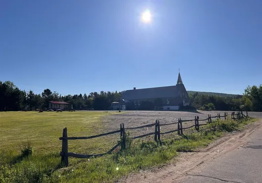 Propriété commerciale à vendre - 7 Rue de l'Église, La Tuque, G9X0A7
