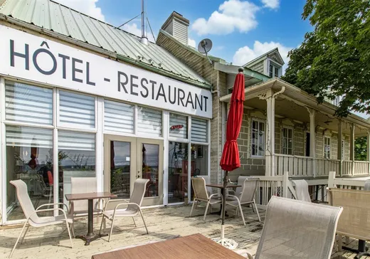Propriété commerciale à vendre - 10947 Boul. Ste-Anne, Beaupré, G0A1E0