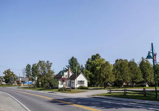Propriété commerciale à vendre - 2355-2361 Ch. du Parc, Magog, J1X7A2