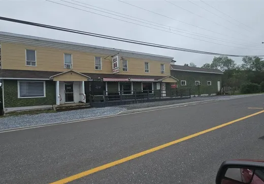 Propriété commerciale à vendre - 545 Av. Principale, Dégelis, G5T 1L8