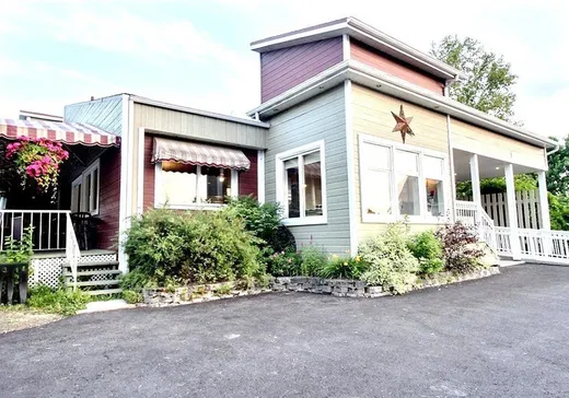 Propriété commerciale à vendre - 421 Av. Principale, Dégelis, G5T1L4