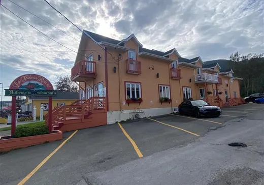 Propriété commerciale à vendre - 190-193 Route 132 O., Percé, G0C2L0