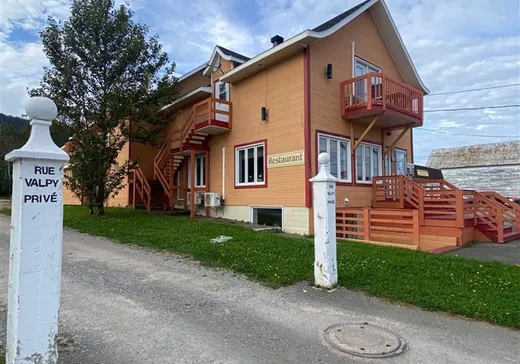 Propriété commerciale à vendre - 190-193 Route 132 O., Percé, G0C 2L0