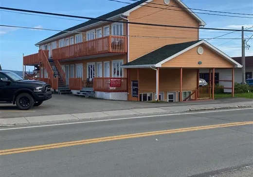 Propriété commerciale à vendre - 190-193 Route 132 O., Percé, G0C 2L0
