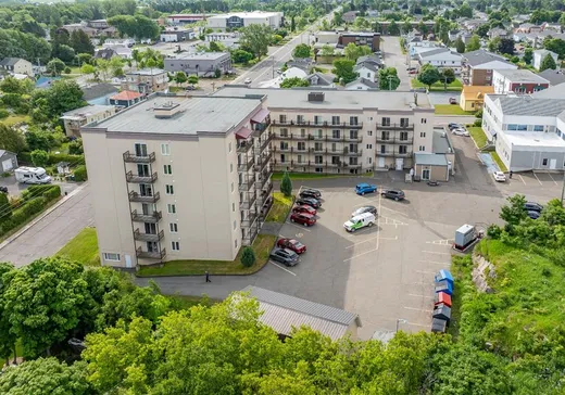 Propriété commerciale à vendre - 712-712B Av. Painchaud, La Pocatière, G0R 1Z0