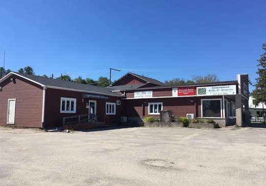 Propriété commerciale à vendre - 87A-87D Rue St-Joseph, Gracefield, J0X1W0