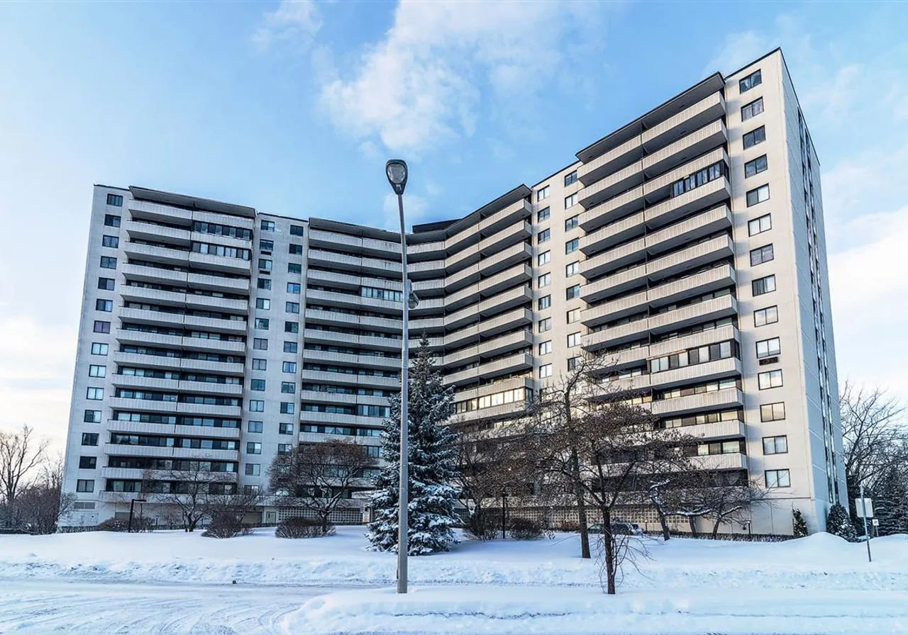 Commercial Condo for Sale - 2555 Av. du Havre-des-Îles, Chomedey, H7W 4R4