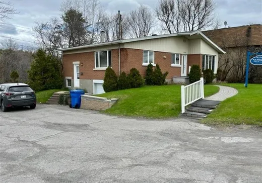 Propriété commerciale à vendre - 2245 Boul. du Curé-Labelle, Saint-Jérôme, J7Y 3R7