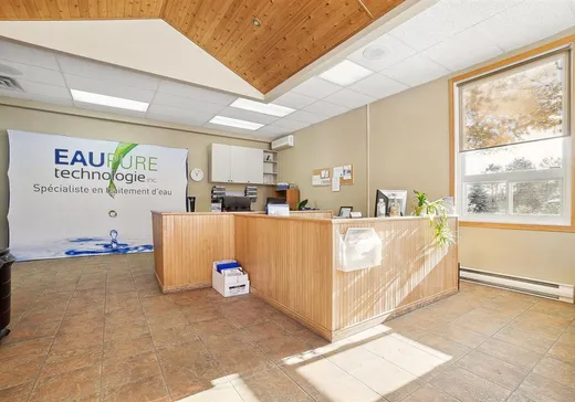 Propriété commerciale à vendre - 5946 Boul. du Curé-Labelle, Mont-Tremblant, J0T1H0