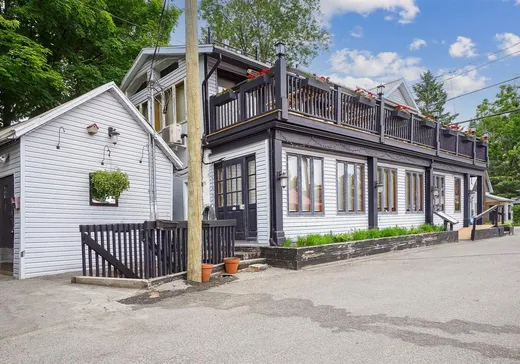 Propriété commerciale à vendre - 155 Rue Principale, Saint-Sauveur, J0R 1R6