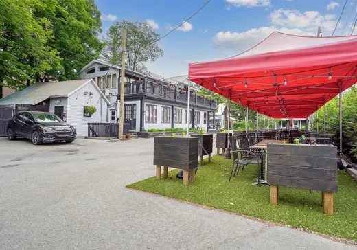 Propriété commerciale à vendre - 155 Rue Principale, Saint-Sauveur, J0R 1R6
