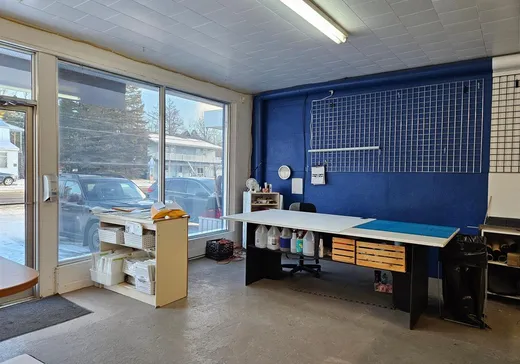 Propriété commerciale à vendre - 415 Boul. Bona-Dussault, Saint-Marc-des-Carrières, G0A4B0