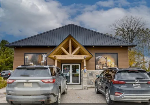 Propriété commerciale à vendre - 1446 Boul. Bona-Dussault, Saint-Marc-des-Carrières, G0A 4B0