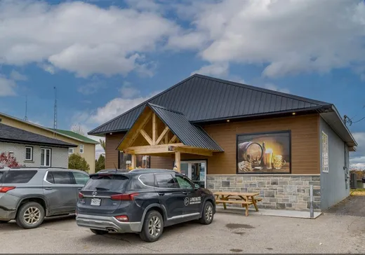 Propriété commerciale à vendre - 1446 Boul. Bona-Dussault, Saint-Marc-des-Carrières, G0A 4B0