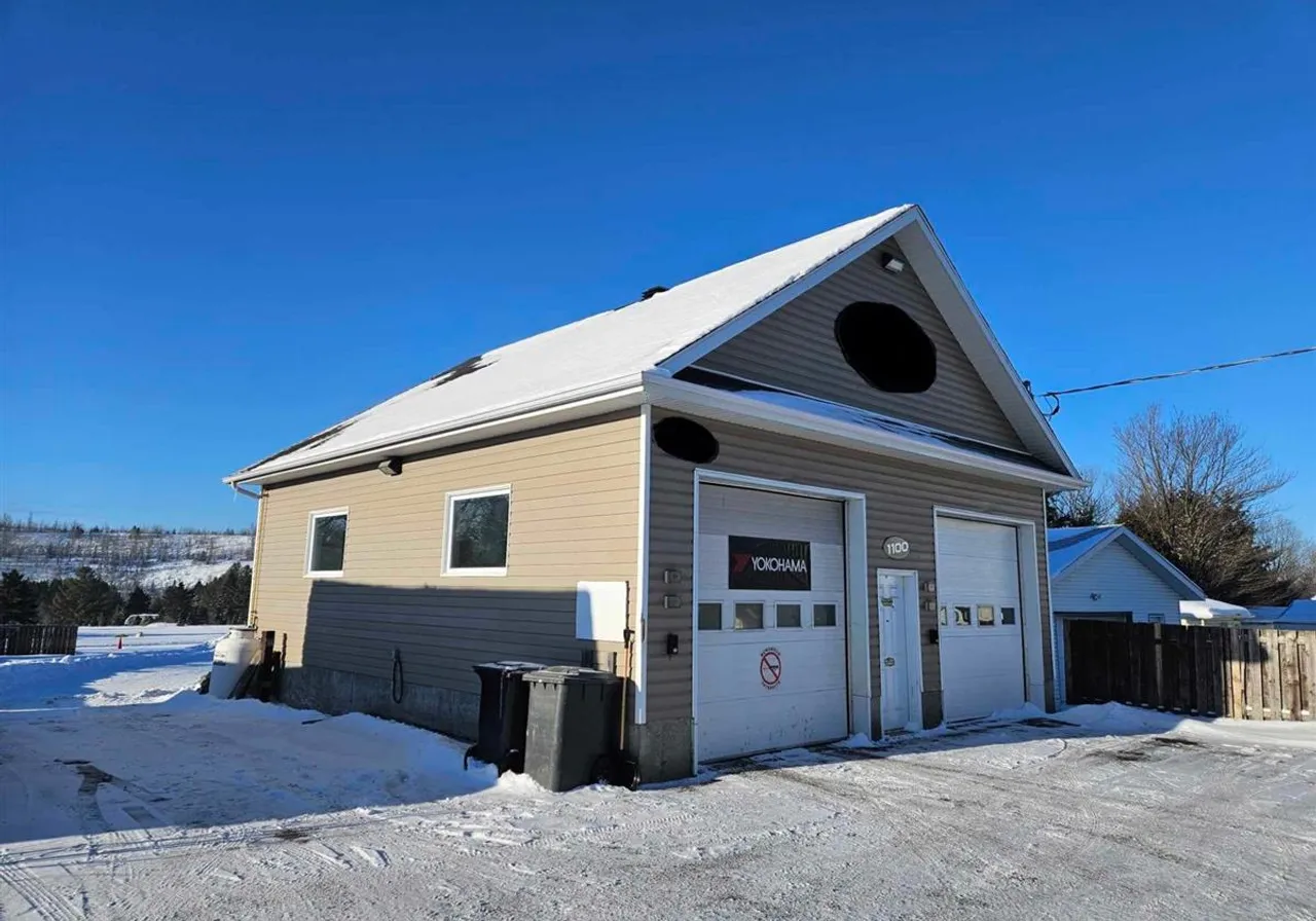 Propriété commerciale à vendre - 1100 Rue St-Désiré, Black-Lake, G6H 1M7
