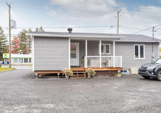 Propriété commerciale à vendre - 1221 Boul. Pie-XI N., Val-Belair, G3J 1A1