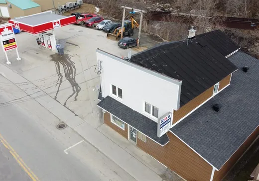 Propriété commerciale à vendre - 28-30 Ch. Victoria O., Lac-Mégantic, J0B 1Y0