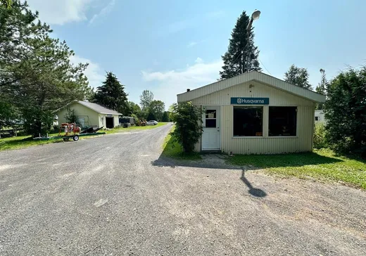 Propriété commerciale à vendre - 219 Rue Gendron, Saint-Léon-le-Grand, G0J 2W0