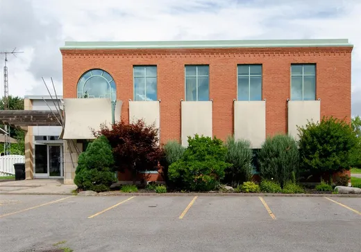 Propriété commerciale à vendre - 5263 Boul. Hébert, Saint-Timothée, J6S 6H8