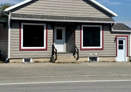 Propriété commerciale à vendre - 123 Boul. Renard E., Gaspé, G4X5K7