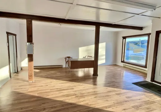 Propriété commerciale à vendre - 123 Boul. Renard E., Gaspé, G4X 5K7