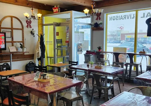 Propriété commerciale à vendre - 14363 Boul. de Pierrefonds, Montréal (Pierrefonds-Roxborro), H9H 1Z2