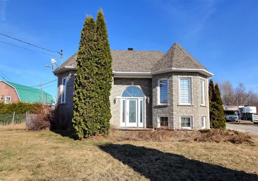Farm for Sale - 300Z Route Pronovost, Normandin, G8M 3R6