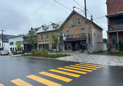 Propriété commerciale à vendre - 23-27 Rue Grove, Danville, J0A 1A0