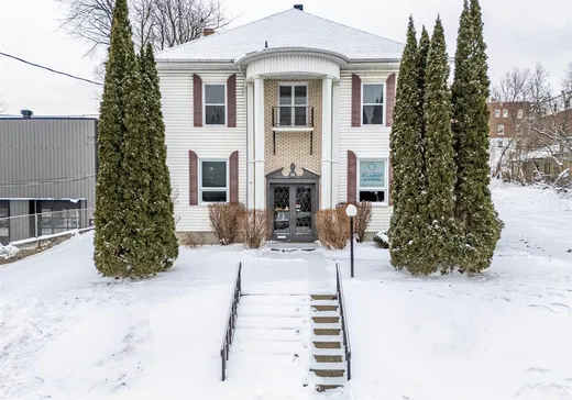 Propriété commerciale à vendre - 716-718 Rue Short, Sherbrooke, J1H2E8