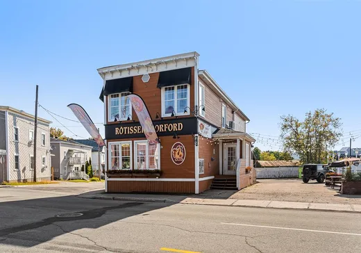 Propriété commerciale à vendre - 196 Rue Sherbrooke, Magog, J1X 2R6