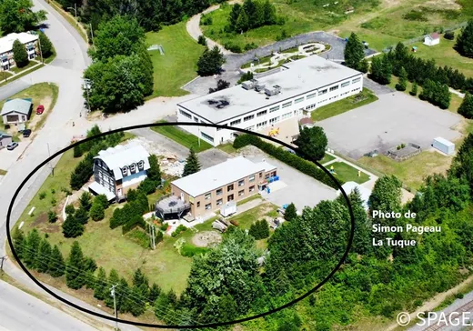 Propriété commerciale à vendre - 352-358 Rue Brown, La Tuque, G9X2W4