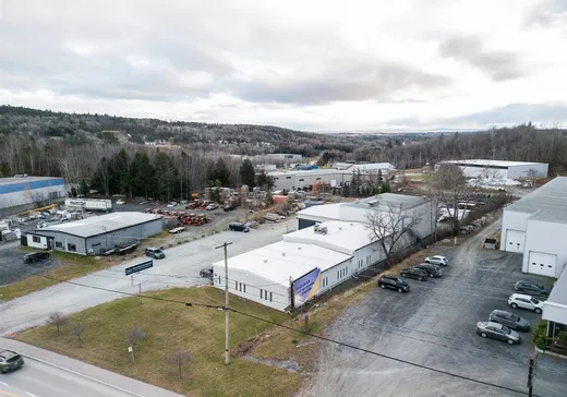 Bâtiment Industriel à vendre - 1080 Rue Galt E., Sherbrooke, J1G 1Y5