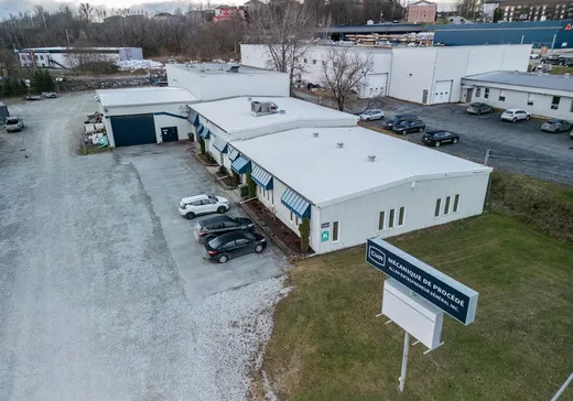 Bâtiment Industriel à vendre - 1080 Rue Galt E., Sherbrooke, J1G 1Y5