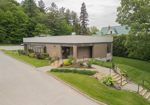 Propriété commerciale à vendre - 122 Rue St-Lambert, Sherbrooke, J1C0N8
