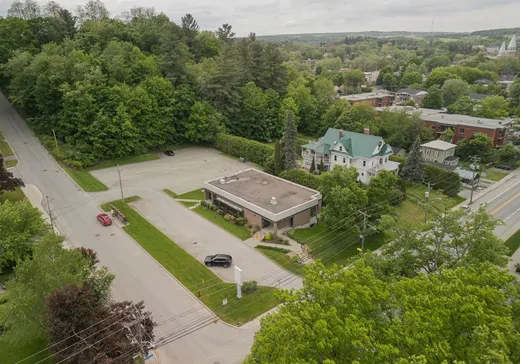 Propriété commerciale à vendre - 122 Rue St-Lambert, Sherbrooke, J1C 0N8