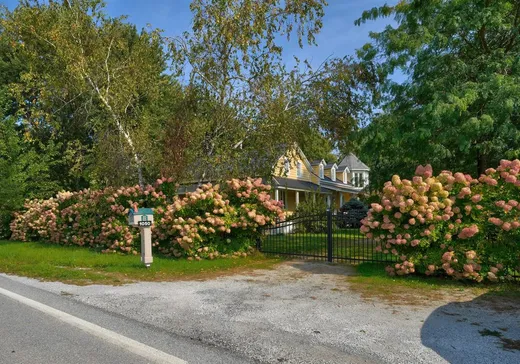 Farm for Sale - 1050 Ch. Dutch, St-Armand, J0J 1T0