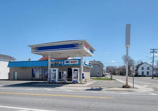 Propriété commerciale à vendre - 244 Rue Notre-Dame, Ville de Québec, J0H 1E0