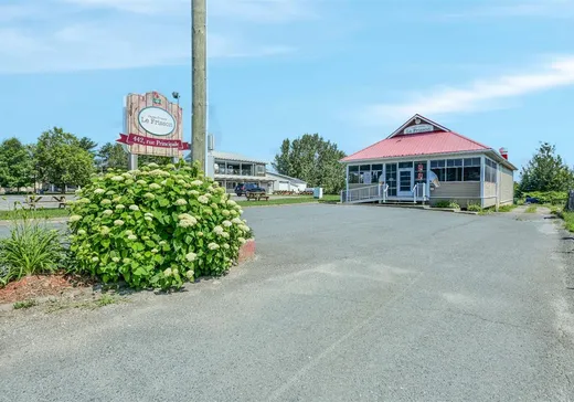 Propriété commerciale à vendre - 442 Rue Principale, Weedon, J0A1J0